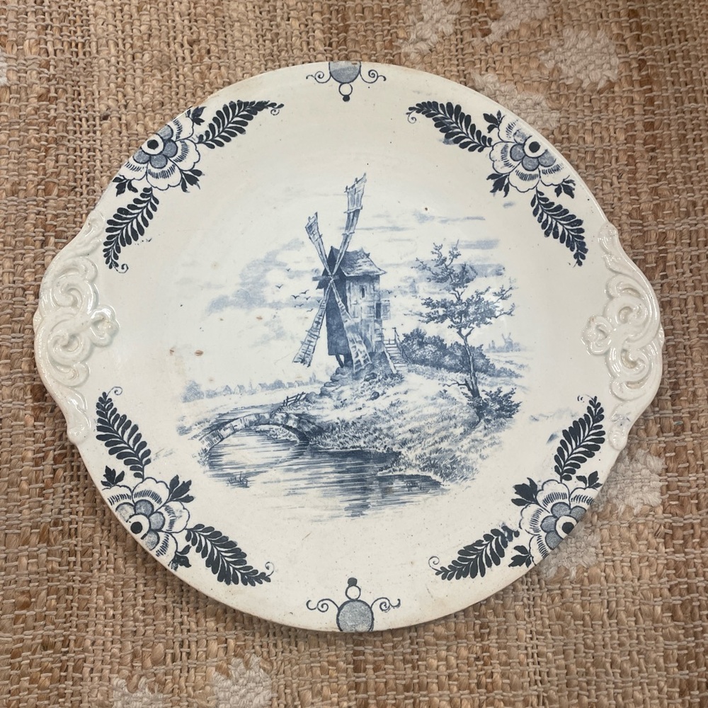 Antique Royal Bonn Delft earthenware cake blue and white windmill